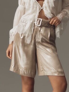 🟠NWT ANTHROPOLOGIE Liquid Shine
Bermuda Shorts in Beige w/Silver Foil